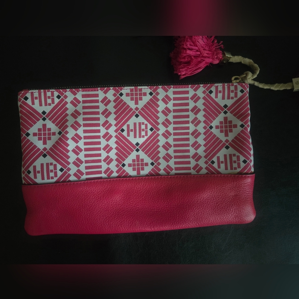 Henri Bendel Pink Geometric Clutch - Picture 3 of 8